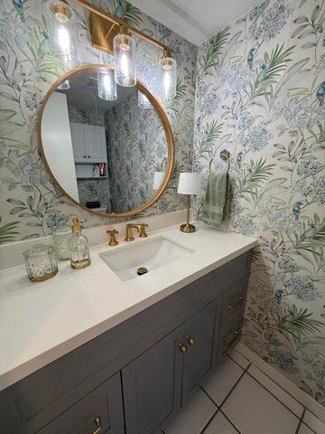 338 Pine Ridge Circle B-2, Greenacres, FL 33463