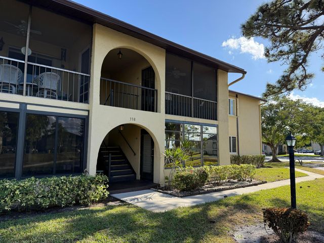 338 Pine Ridge Circle B-2, Greenacres, FL 33463