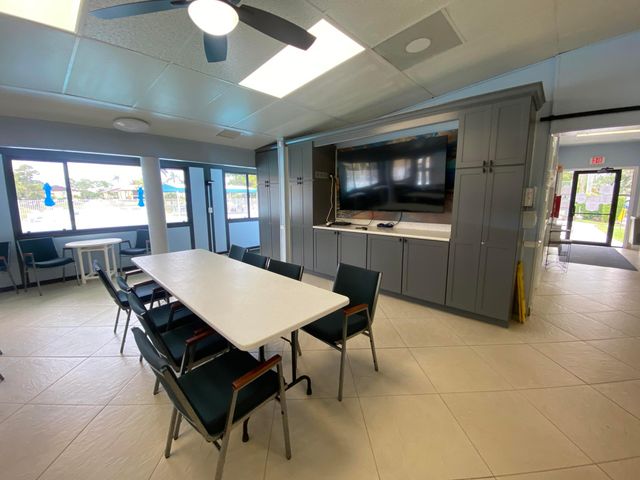 338 Pine Ridge Circle B-2, Greenacres, FL 33463