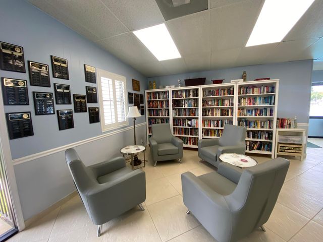 338 Pine Ridge Circle B-2, Greenacres, FL 33463