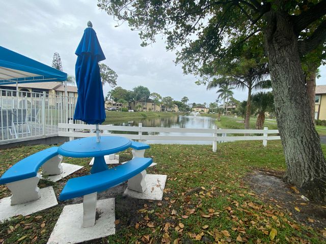 338 Pine Ridge Circle B-2, Greenacres, FL 33463