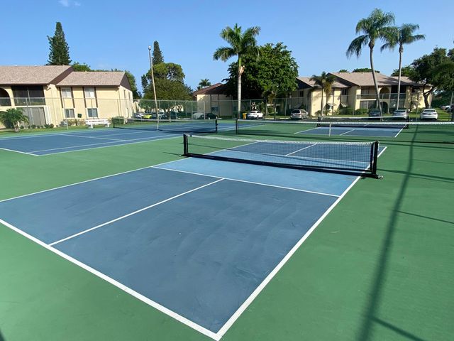 338 Pine Ridge Circle B-2, Greenacres, FL 33463