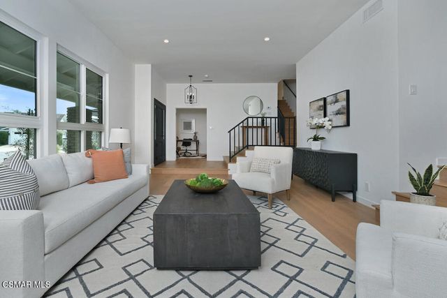 136 Erten Street, Thousand Oaks, CA 91360