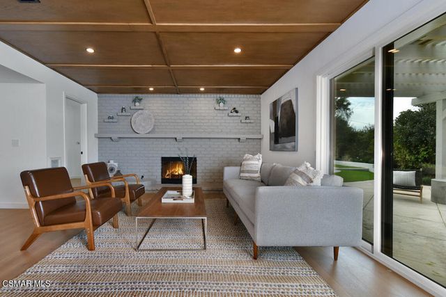 136 Erten Street, Thousand Oaks, CA 91360