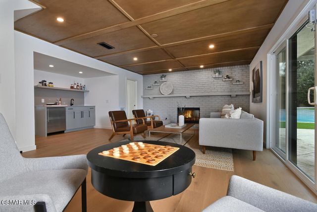 136 Erten Street, Thousand Oaks, CA 91360