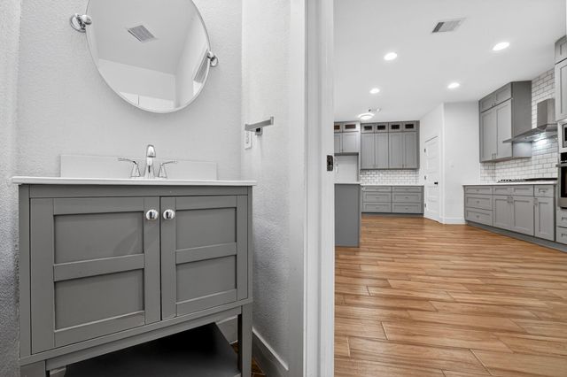 4029 Canyon Glen CIR, Austin, TX 78732