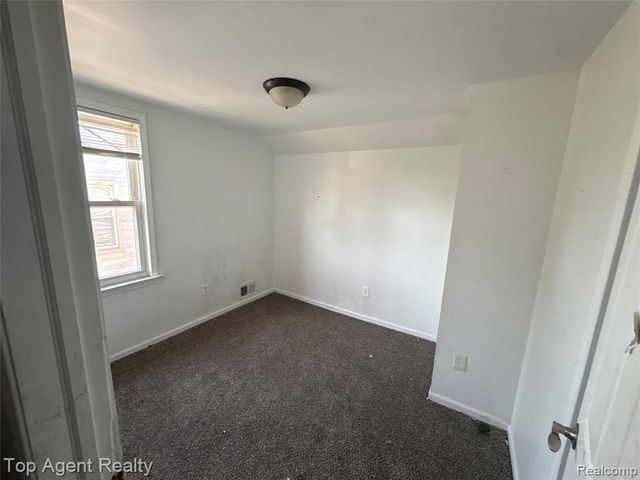 19479 Spencer Street, Detroit, MI 48234
