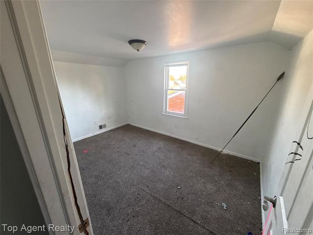 19479 Spencer Street, Detroit, MI 48234