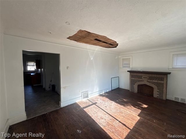 19479 Spencer Street, Detroit, MI 48234