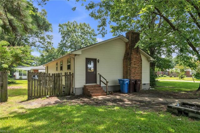 2328 Springdale RD, Chesapeake, VA 23323