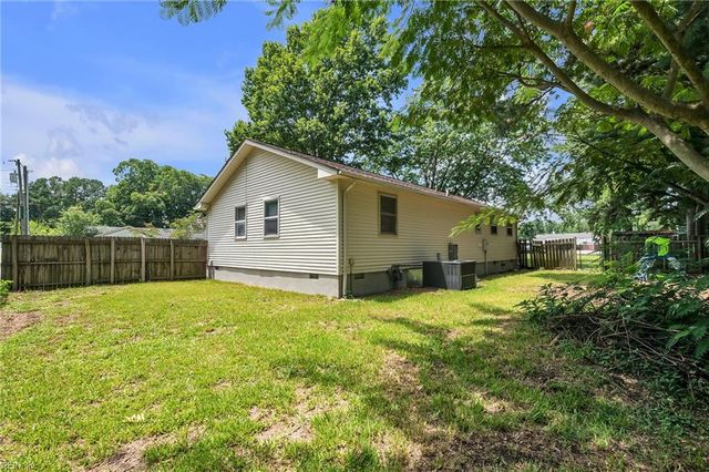 2328 Springdale RD, Chesapeake, VA 23323