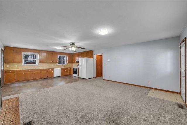 2328 Springdale RD, Chesapeake, VA 23323
