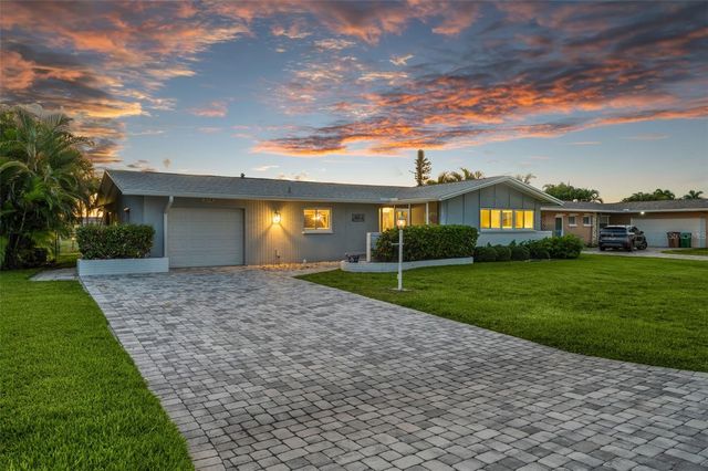 3014 SE 17TH AVENUE, Cape Coral, FL 33904