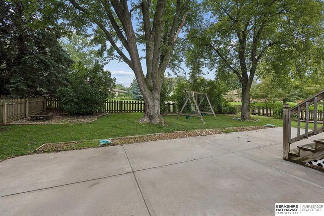 1230 N 146th Plaza, Omaha, NE 68154