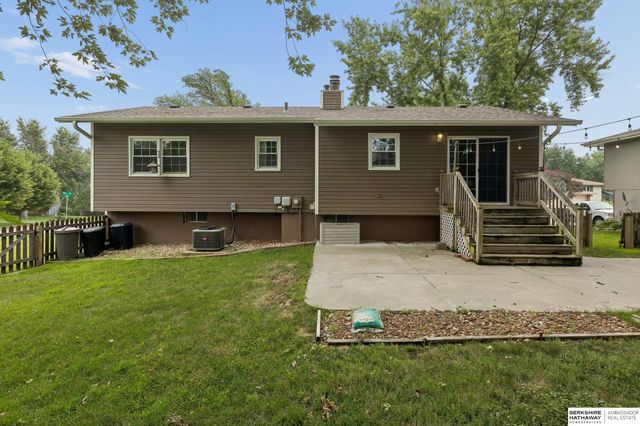 1230 N 146th Plaza, Omaha, NE 68154
