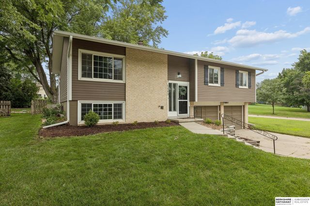 1230 N 146th Plaza, Omaha, NE 68154