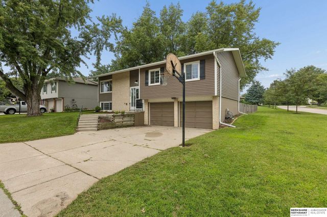 1230 N 146th Plaza, Omaha, NE 68154