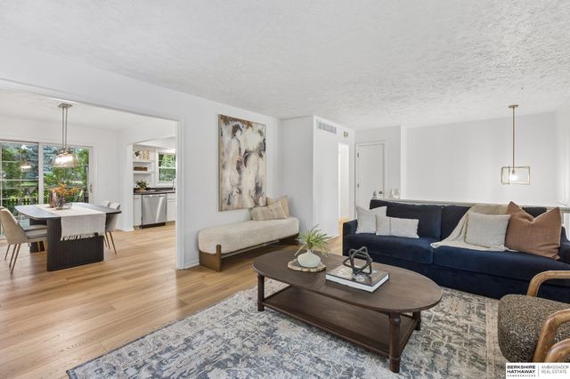 1230 N 146th Plaza, Omaha, NE 68154