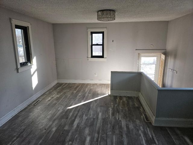 313 N 2nd Street, Knoxville, IA 50138