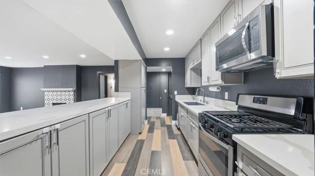 1940 N Highland 17, Los Angeles, CA 90068