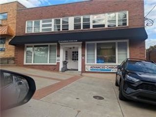 425-427 Cochran Road, Mt Lebanon, PA 15228