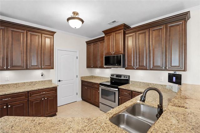 7535 Villa CT, Gloucester Point, VA 23062