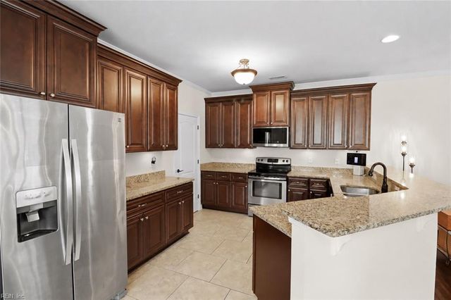 7535 Villa CT, Gloucester Point, VA 23062