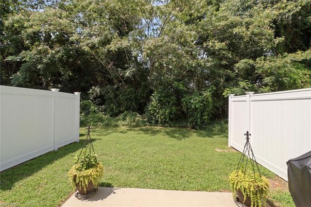 7535 Villa CT, Gloucester Point, VA 23062