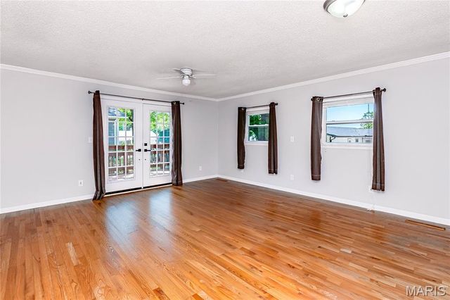 135 Holdinghausen Drive, Crystal City, MO 63019