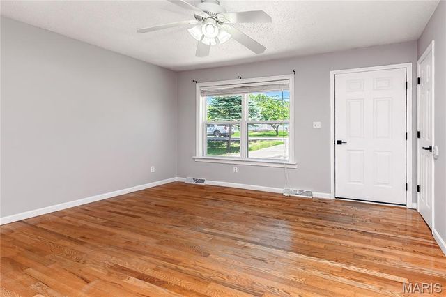 135 Holdinghausen Drive, Crystal City, MO 63019