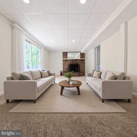 20 MOONCOIN CIR, Waldorf, MD 20602