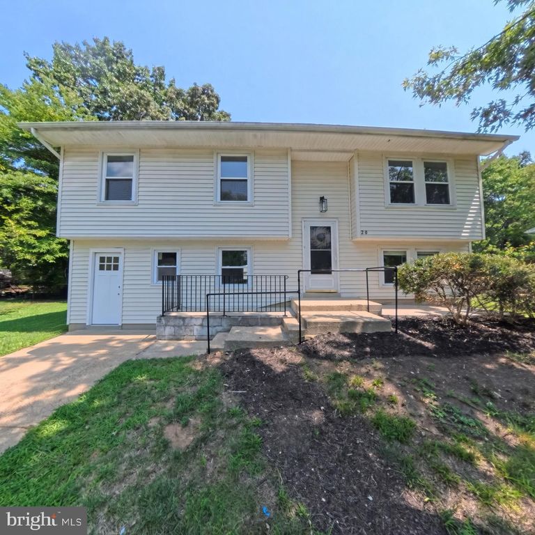 20 MOONCOIN CIR, Waldorf, MD 20602