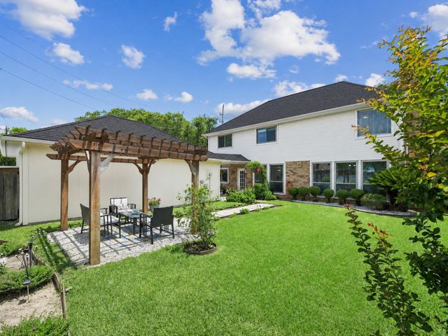906 Venice Street, Sugar Land, TX 77478