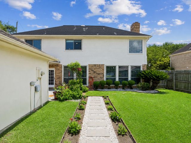906 Venice Street, Sugar Land, TX 77478