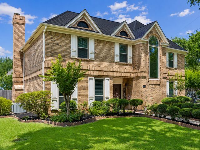 906 Venice Street, Sugar Land, TX 77478