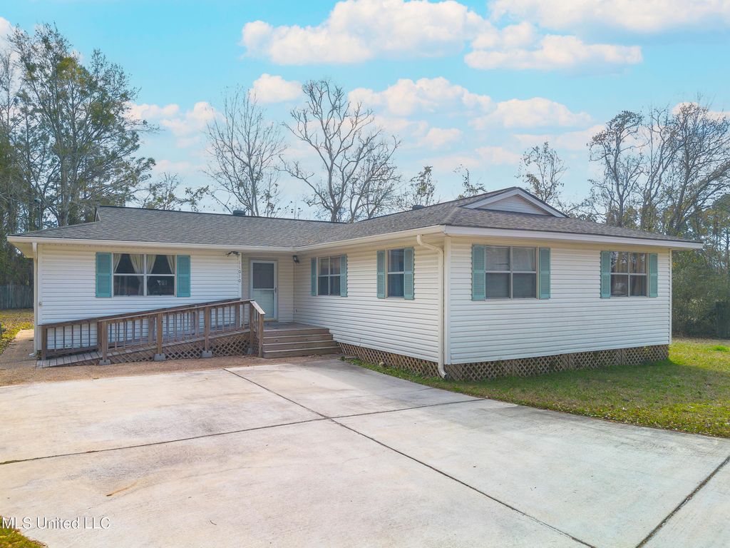11010 Three Rivers Road, Gulfport, MS 39503