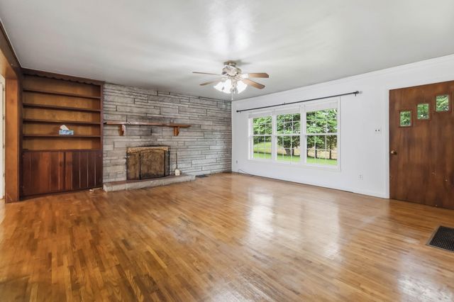 1015 Kentucky 70, Eubank, KY 42567