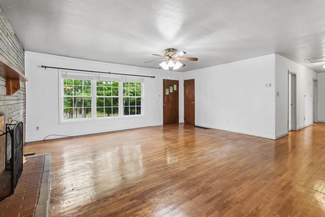 1015 Kentucky 70, Eubank, KY 42567
