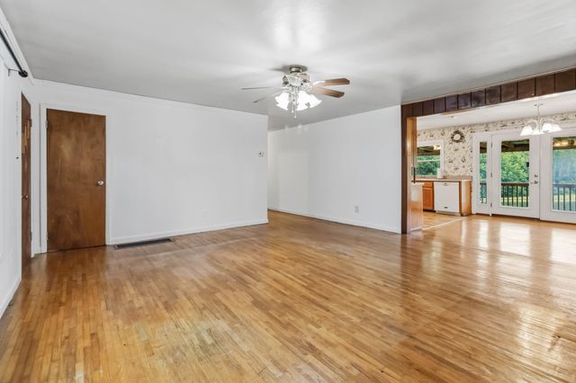 1015 Kentucky 70, Eubank, KY 42567