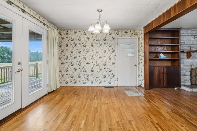 1015 Kentucky 70, Eubank, KY 42567
