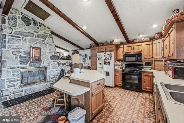 58 ZARTMAN LN, Lebanon, PA 17046