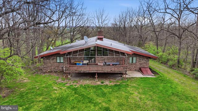 58 ZARTMAN LN, Lebanon, PA 17046