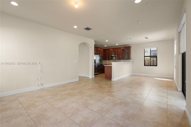 10021 NW 87th Ter, Doral, FL 33178