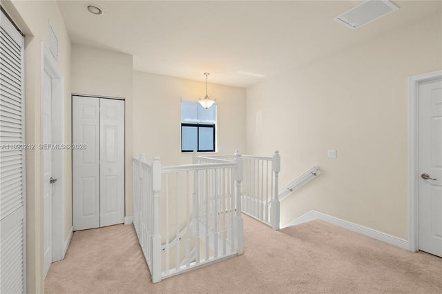 10021 NW 87th Ter, Doral, FL 33178