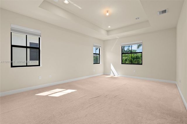 10021 NW 87th Ter, Doral, FL 33178