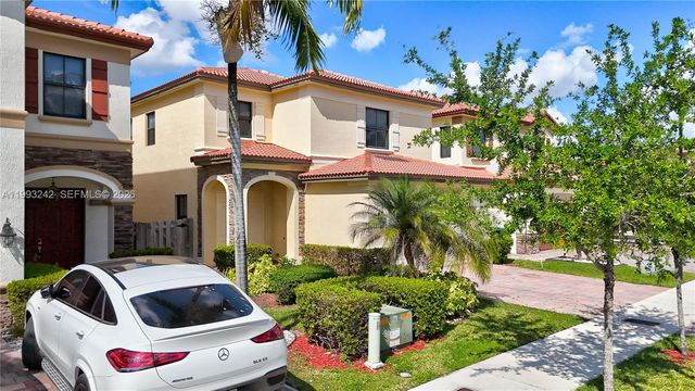 10021 NW 87th Ter, Doral, FL 33178