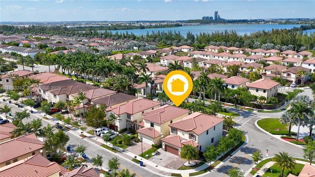 10021 NW 87th Ter, Doral, FL 33178