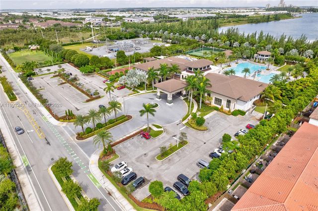 10021 NW 87th Ter, Doral, FL 33178