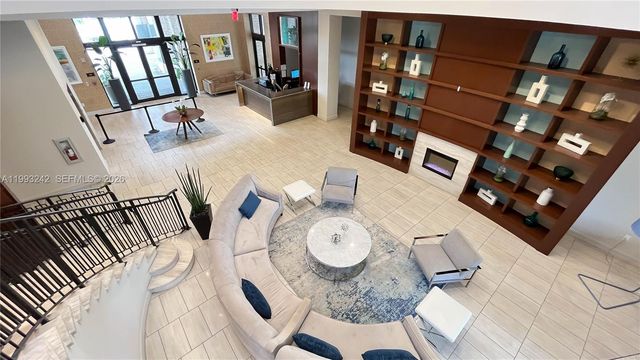 10021 NW 87th Ter, Doral, FL 33178