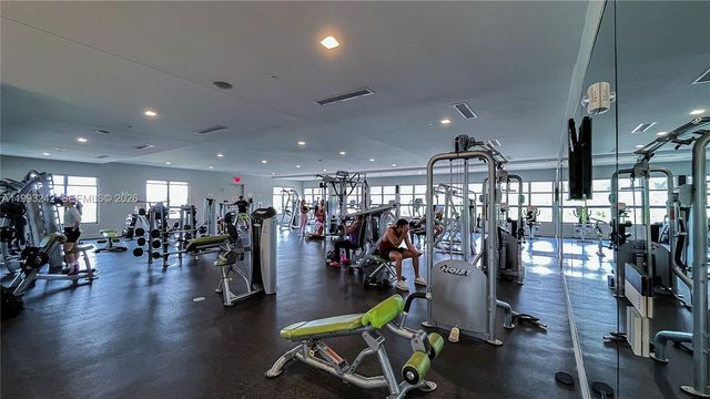 10021 NW 87th Ter, Doral, FL 33178